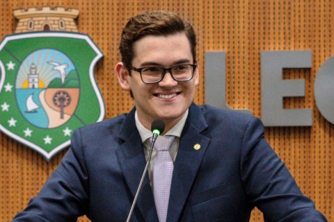 Deputado Carmelo Bolsonaro é o entrevistado desta quarta (13) no programa Radar 92, em Acaraú na Rádio Difusora FM 92.5 Acaraú, Ceará
